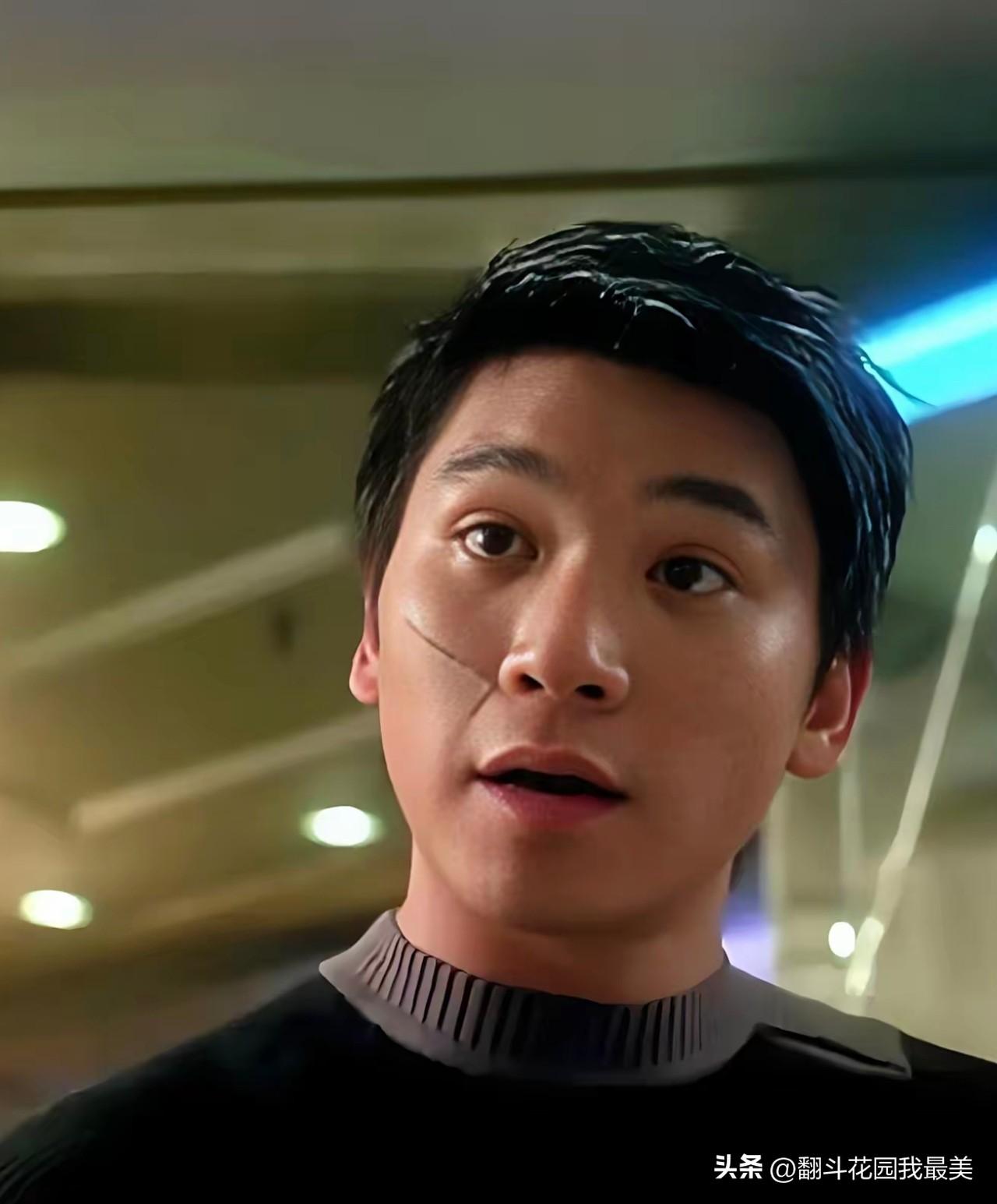 果然不查不知道，

关于黄子扬说戏里被他打的都成了影帝，

我查了一下好像真