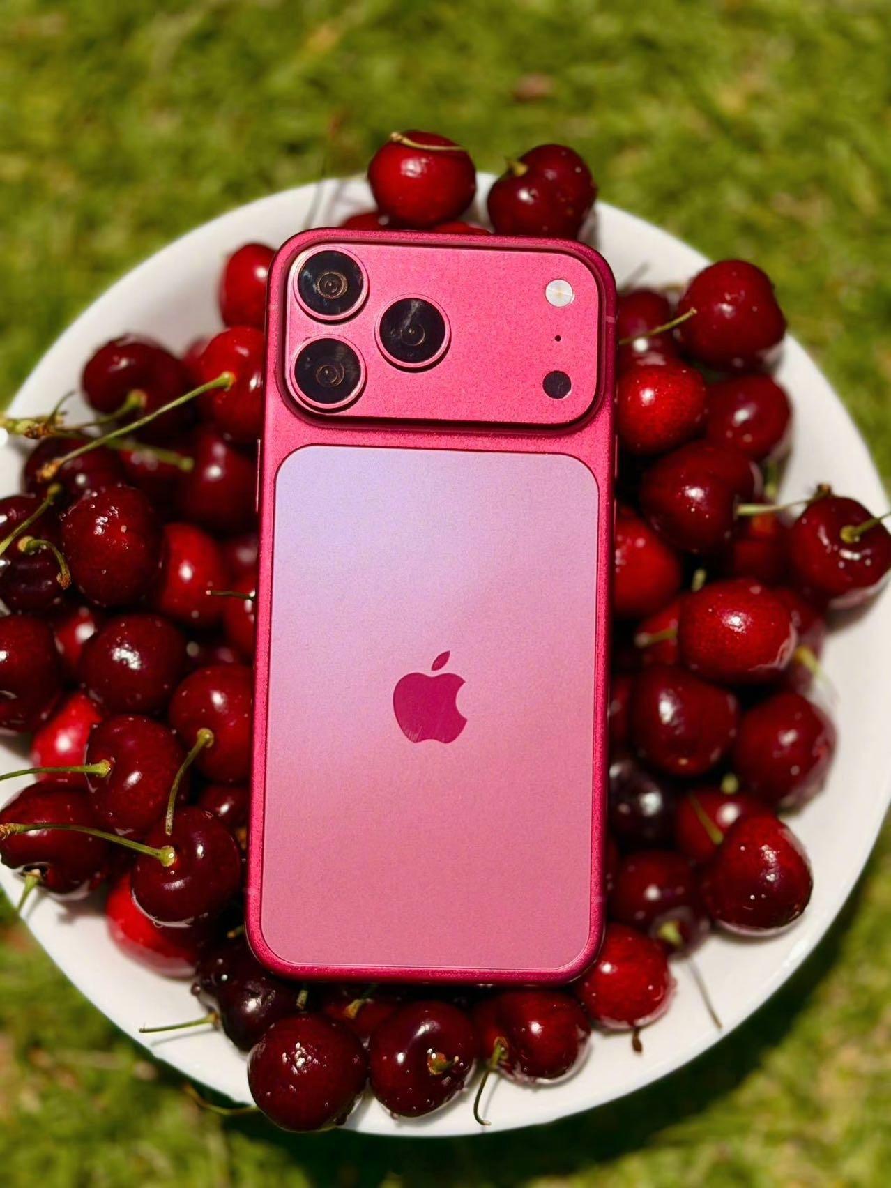 iPhone18Pro或涨270美元库克接受采访时说，受内存和存储成本持续上涨影