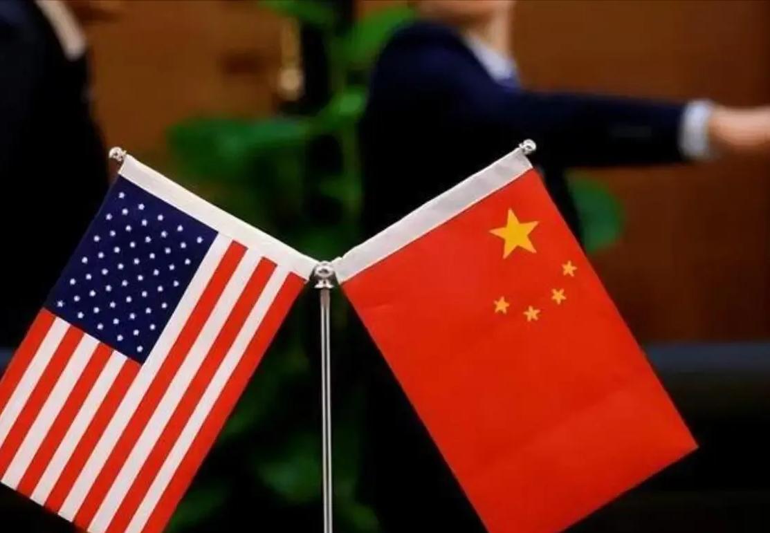 纳闷了！美国为啥咬着中国不放？

2026年7月，关于美国对华“继续不松口”的讨