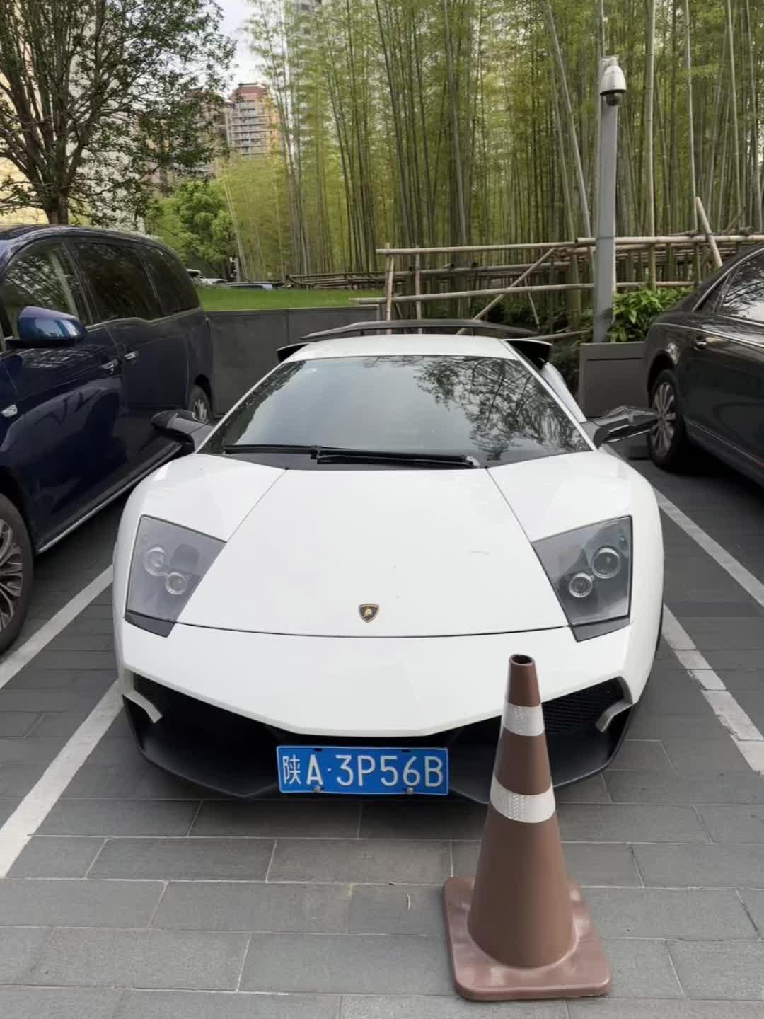 Murcielago LP670-4 SV