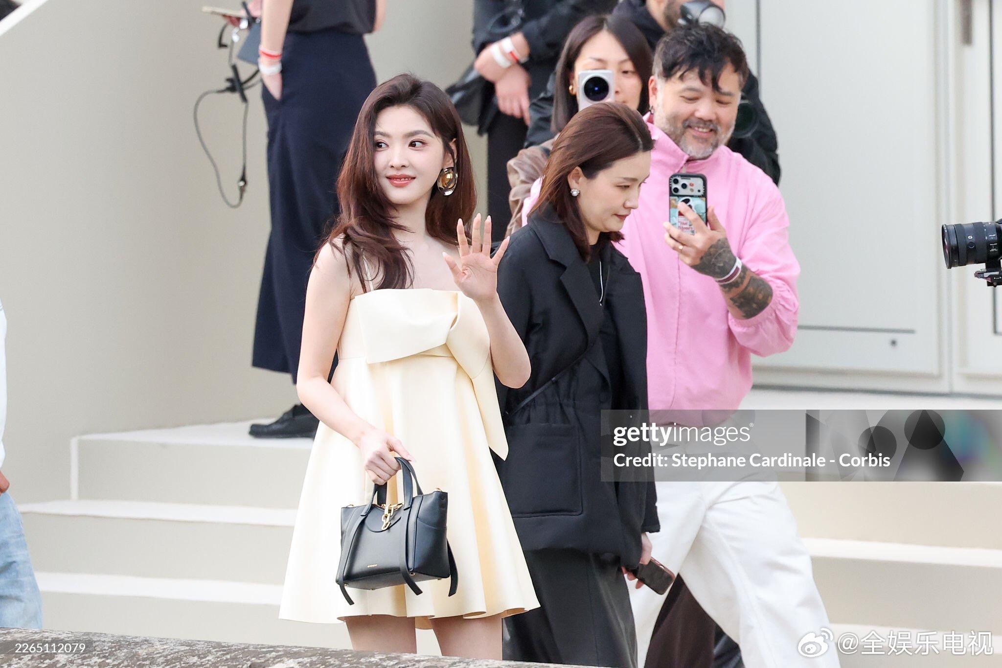 Givenchy生图Givenchy大秀生图章若楠和岳雨婷亮相巴黎时装周 中国美