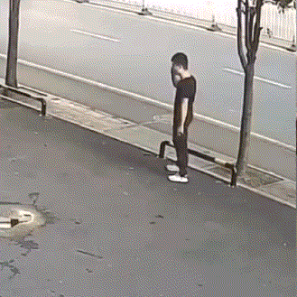 网友:他踢那一脚的时候我就猜到结局了！