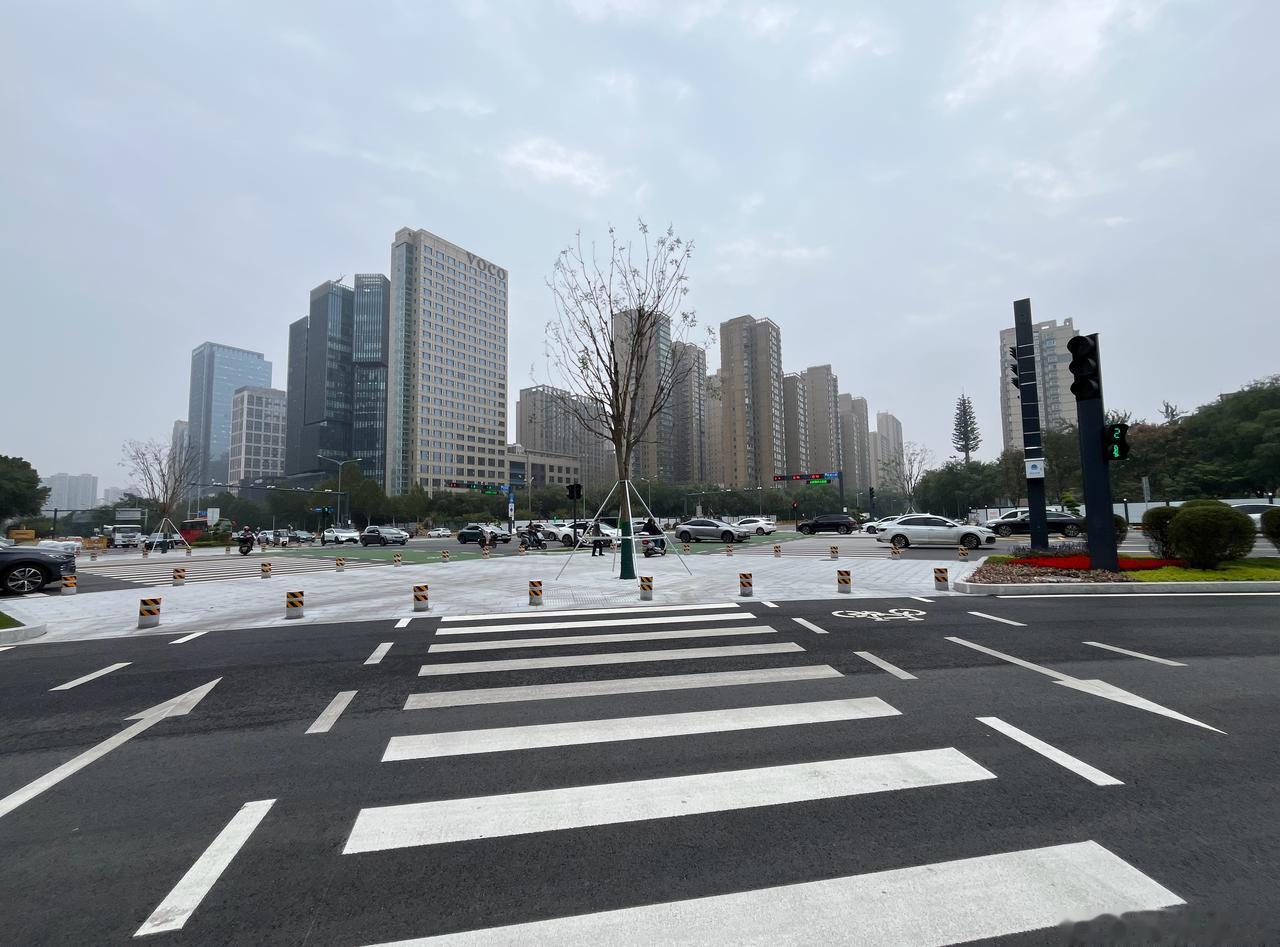 看你改变🏗️改造后的凤九未央路十字和未央路凤八凤九一段，和未央路、凤九路周边交