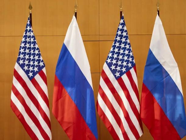 我觉得美国不会像苏联那样解体，它的结局可能更惨。因为苏联再烂，起码还有个“俄罗斯