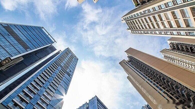 凤凰新闻【春节前，多地楼市新政密集落地】澎湃新闻记者计思敏春节假期前，全国多地出