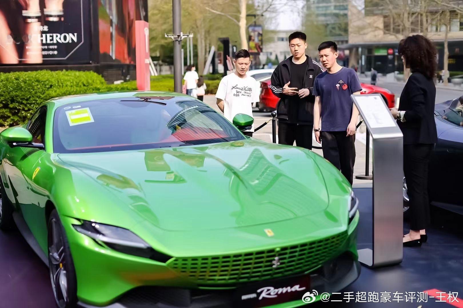 这台奇特配色的Roma还在展示中、应该还没找到属于它的伯乐？ ​​​