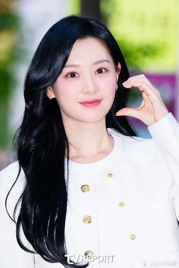 金秀贤、金智媛合体《眼泪女王》直播，两人真是好配啊！虽然不是一起出场，但是你们真