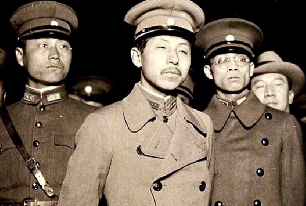 张学良被囚禁54年，生活奢华，每月经费是北京人均工资400多倍。张学良被老蒋幽禁