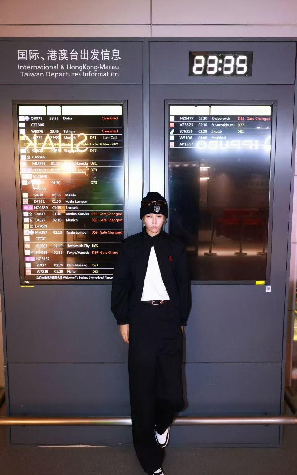 小鬼刘雨昕心跳彩排 从路透就能看出这次舞台不简单。两个人在彩排的时候反复抠细节，