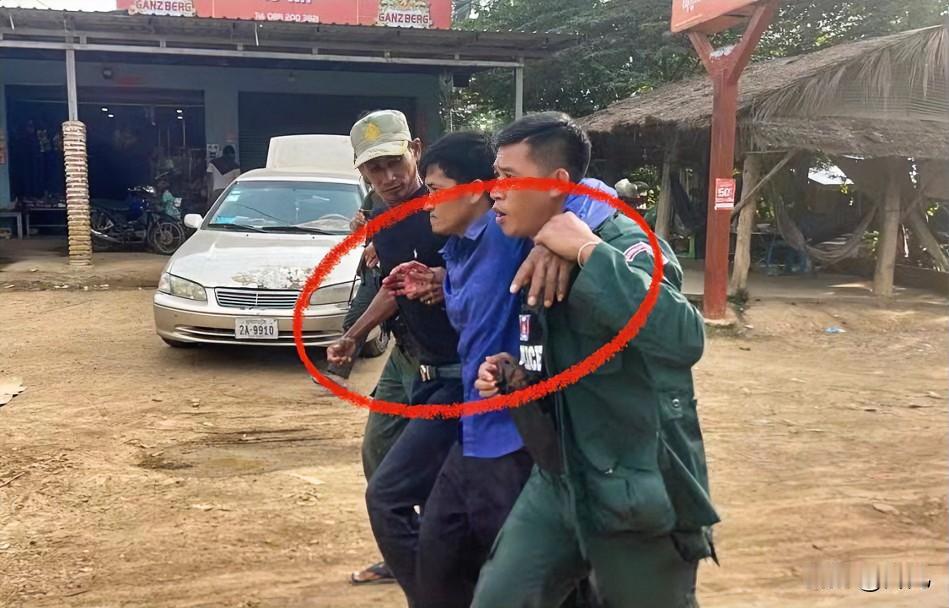 突发消息！泰国军队被指向柬埔寨平民开枪导致5人受伤。当地时间11月12日，泰国军