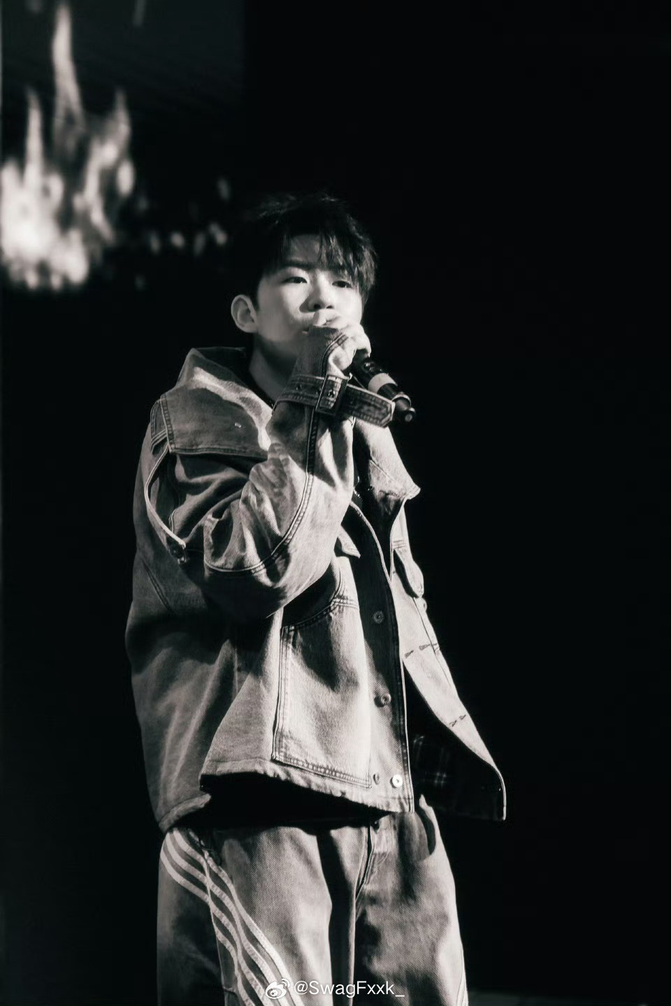 河南说唱之神发文表示：中文说唱歌手在音乐圈 娱乐圈的位置根本不对等！他们从没真正