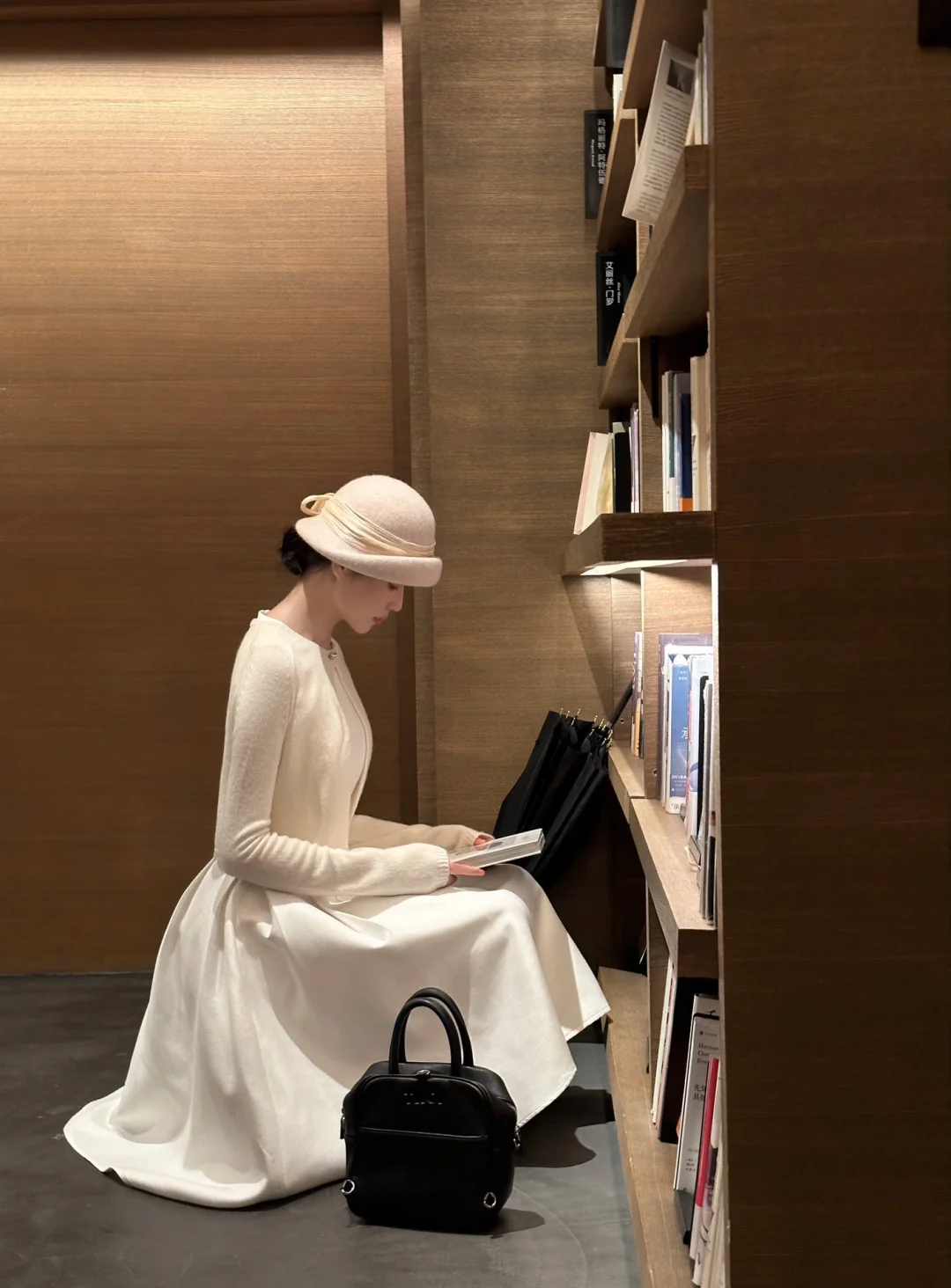 📖