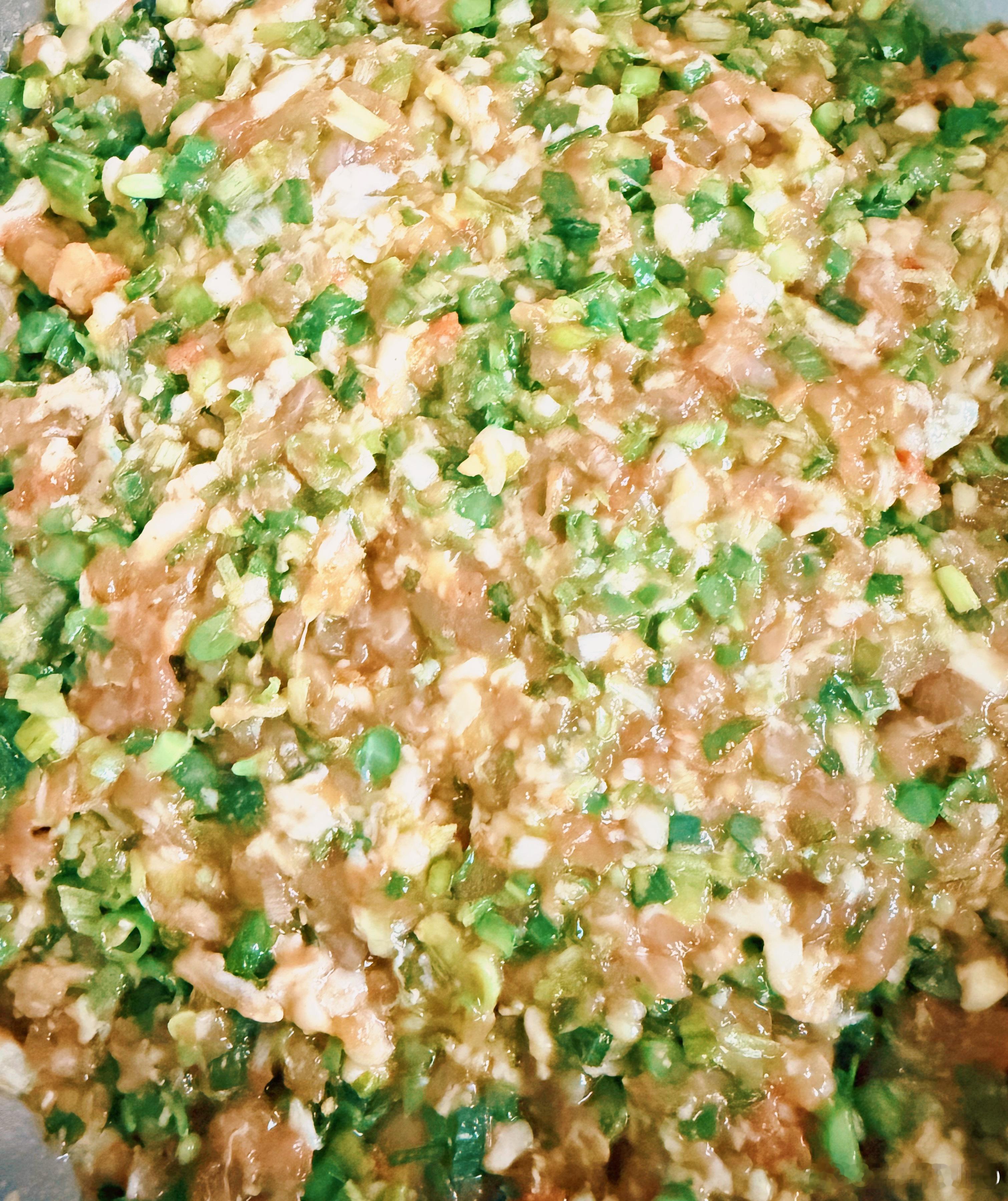 嘿嘿嘿，瑞瑞想要吃馄饨，瑞瑞自己动手就去做。 