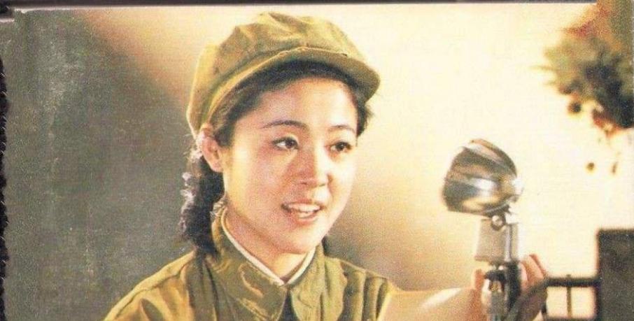 1979年，我国女翻译刘禄曾在美国访问期间，突然发现一名美国男子一直盯着她看，几