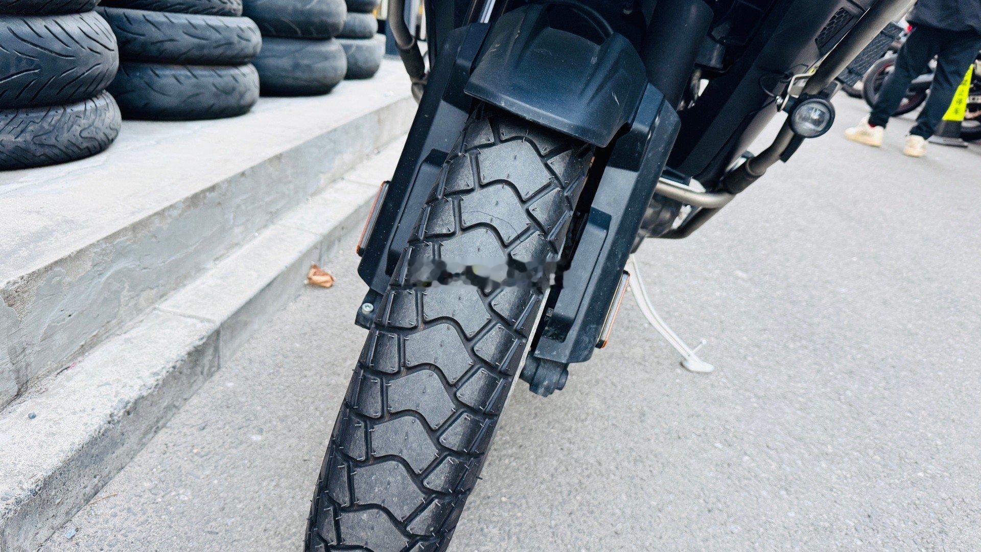 大名鼎鼎的米其林Anakee adventure出二代了！！相比第一代提升了湿地