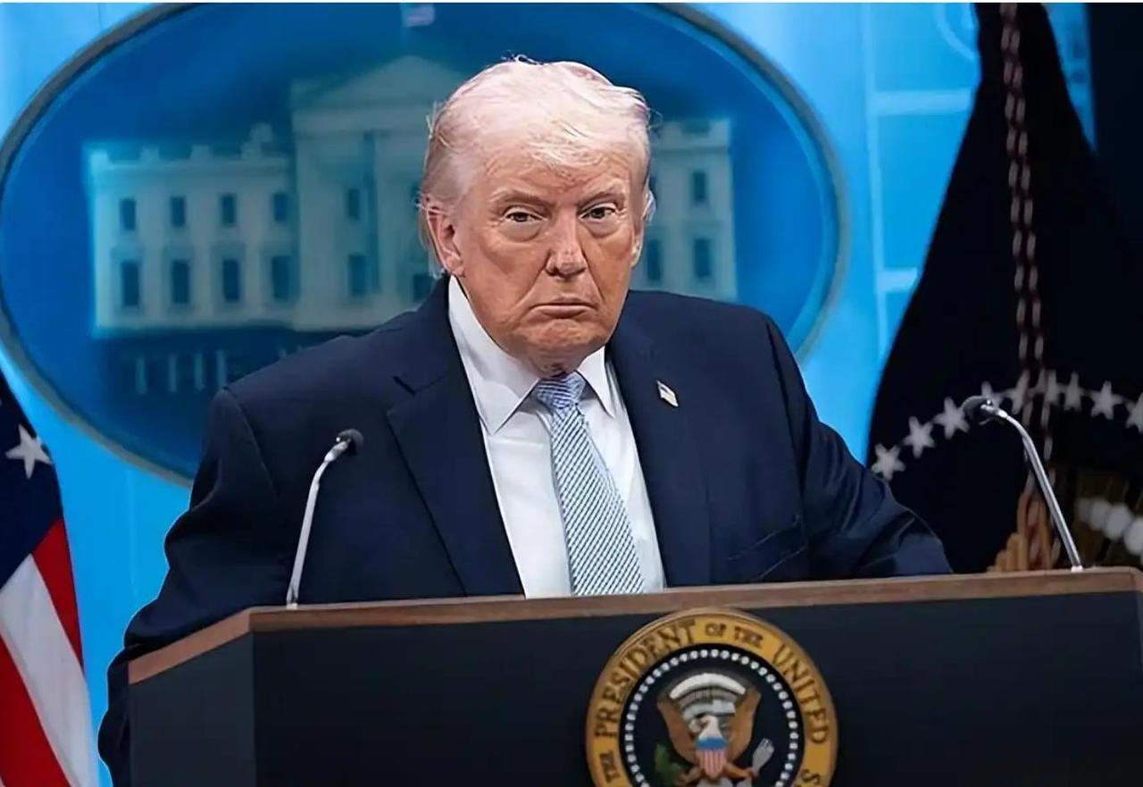 突发！美军在全球范围内打击所有与伊朗有关的舰船！

据《华尔街时报》报道，美军打