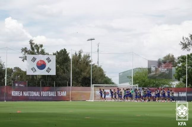韩媒：韩国队已适应高海拔气候+草皮，这点比捷克队更占优