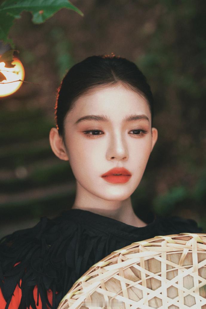 林允身上的气质林允美成人间富贵花了