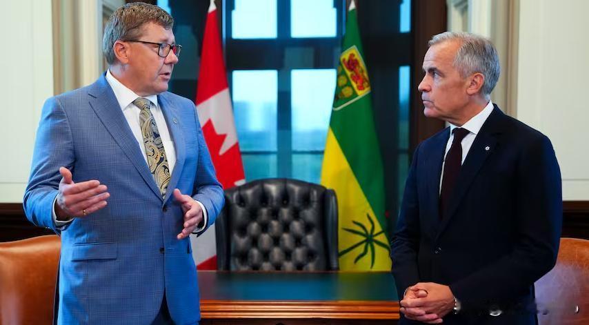 加拿大总理8年首访华，舷梯下热聊开启中加关系新篇章
 
1月14号晚上，加拿大总