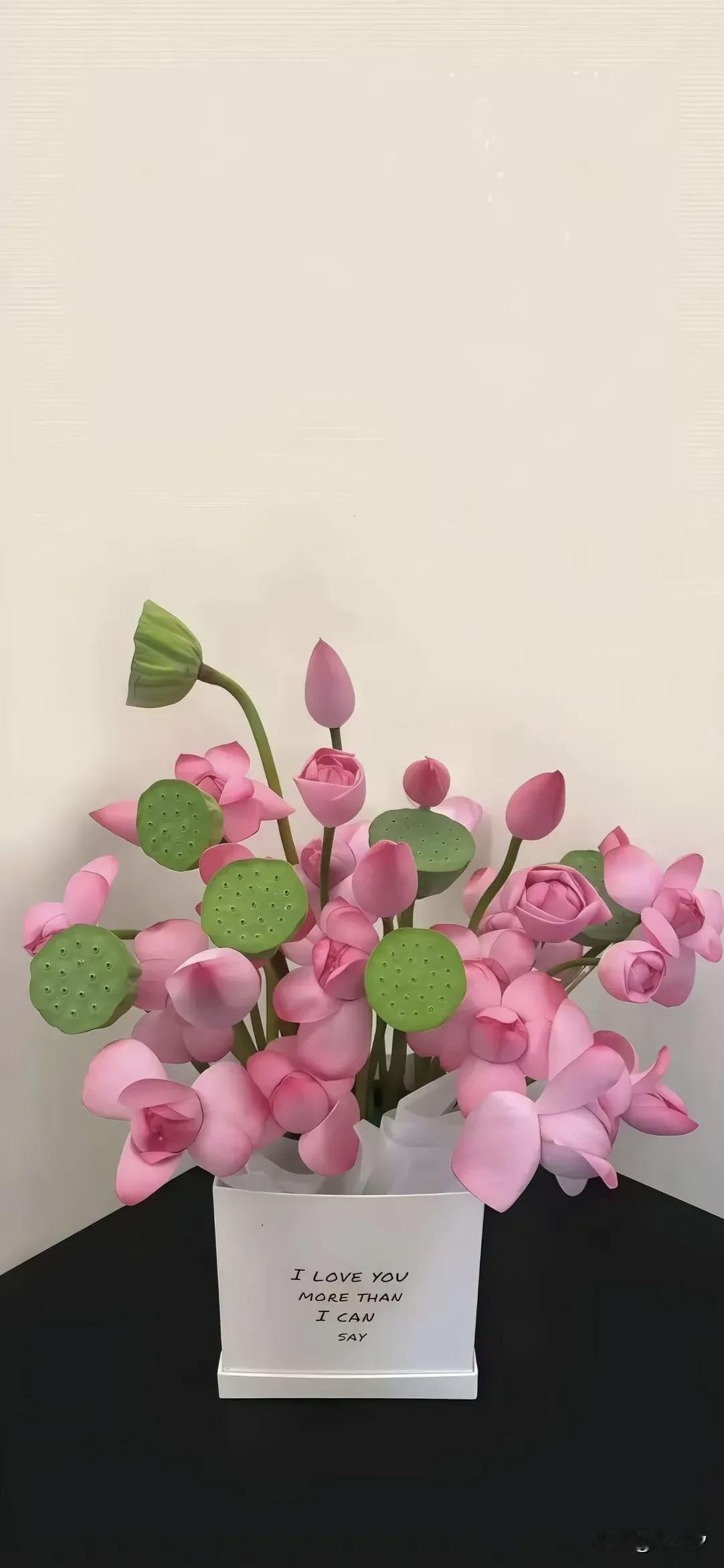 站在自己的角度，理解别人， 
站在别人的角度，释怀自己。
最美的距离是，懂得欣赏