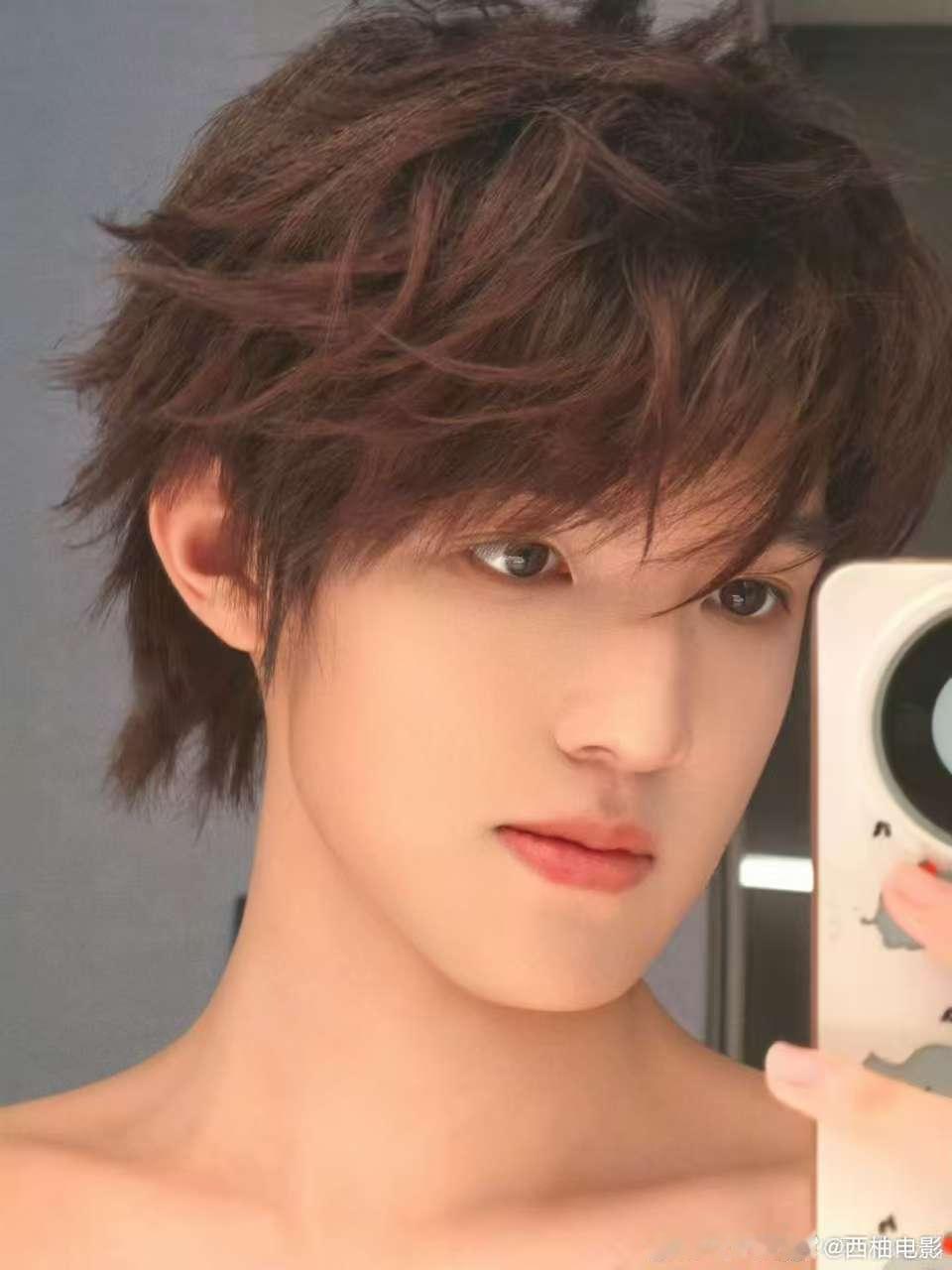 这居然是张泽禹张泽禹晚睡福利这居然是张泽禹！ 啊啊啊啊啊啊张泽禹你别勾引我！！ 