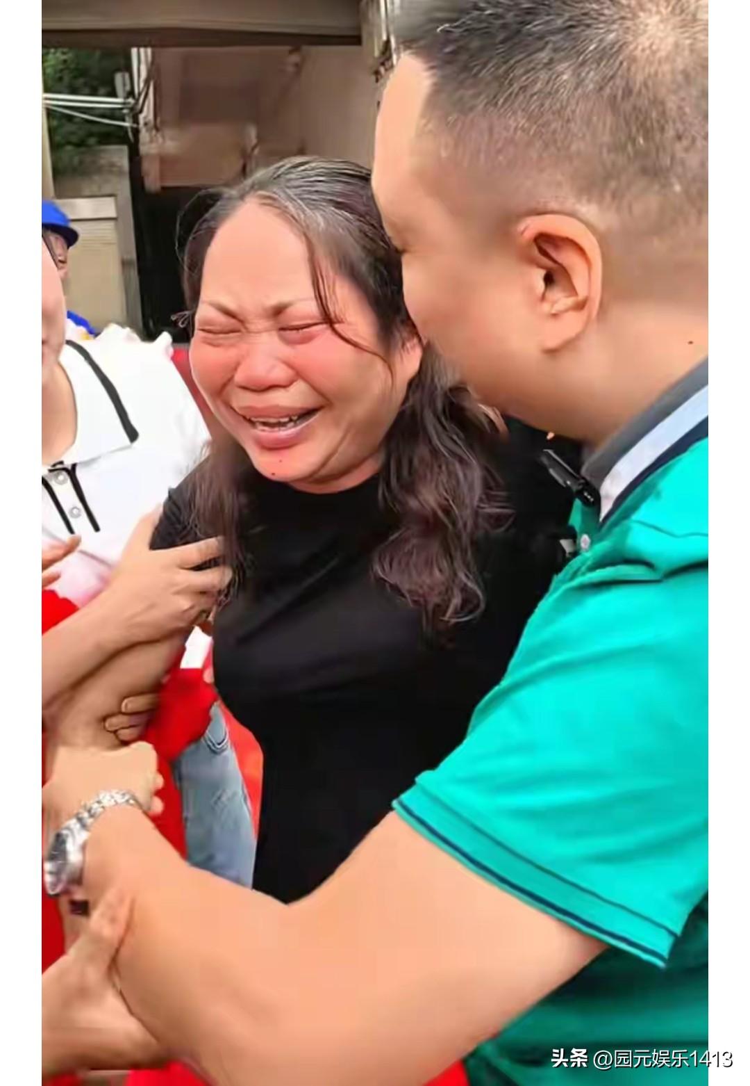 又一个千万富翁寻亲成功，这个千万富翁寻亲成功和别人不一样，这个是找父母，找妈妈。