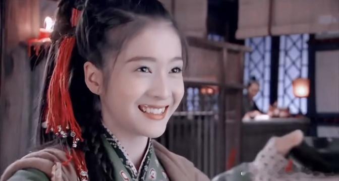 看张雪迎从10岁龙套到胡歌电影搭档，我直接脑补她当年的梦想。现在实现了，还演他女