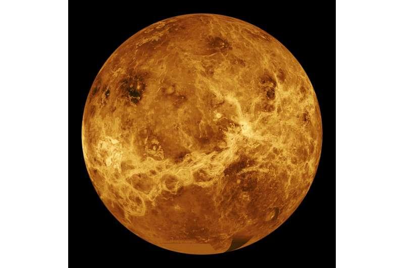 金星的云，可能比我们想象的“黑”得多。

抬头看，它是一颗淡黄色的“美丽星球”；