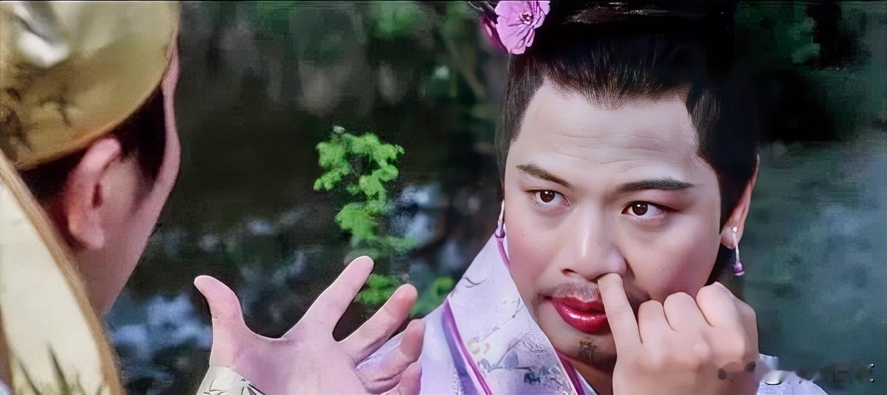 家长会结束了，
也见识到了如“小丑”一般的家委会。

以前一直以为家委会就是老师