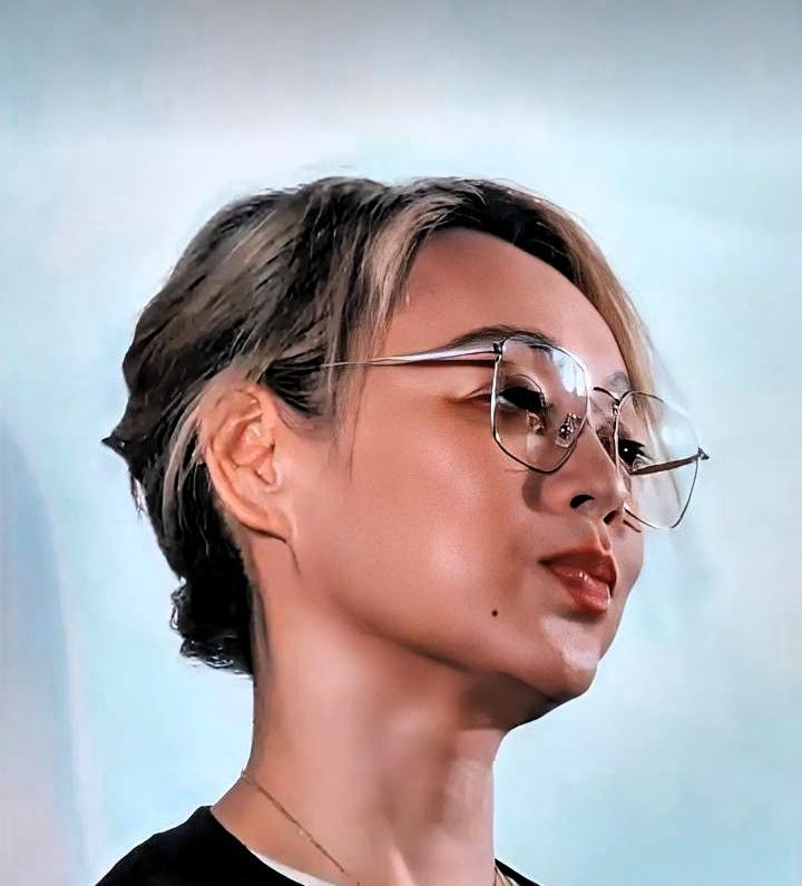 😤宁静瘦到脱相还嘬腮
 
路演状态封神，却被小动作毁观感。
 
明明已经瘦到棱