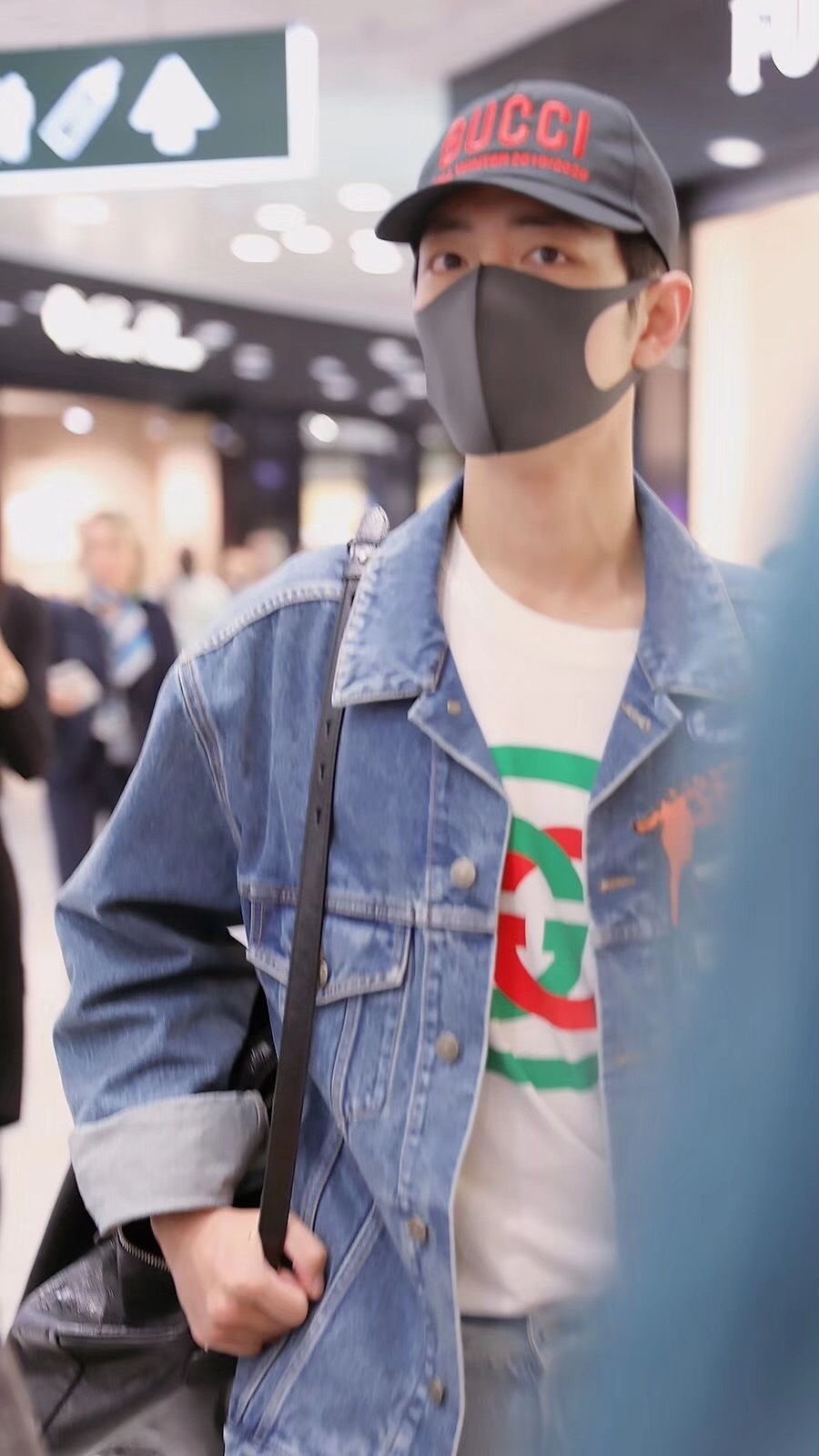 超级炫酷的牛仔战！少年感十足！肖战肖战首获电影类最佳男主提名📮肖战提名金海燕奖