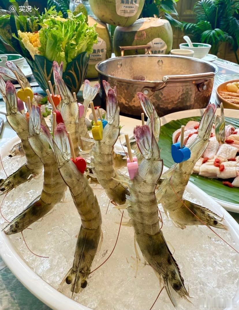 为什么大部分明星收工后都选择吃火锅火锅的热闹氛围和美食体验能够有效缓解明星工作后