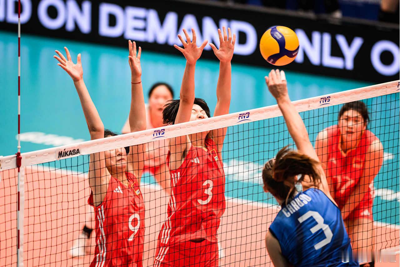 2025年世界U19女排锦标赛中国女排可惜！一个发球失误，一次乱球对方得分 前两