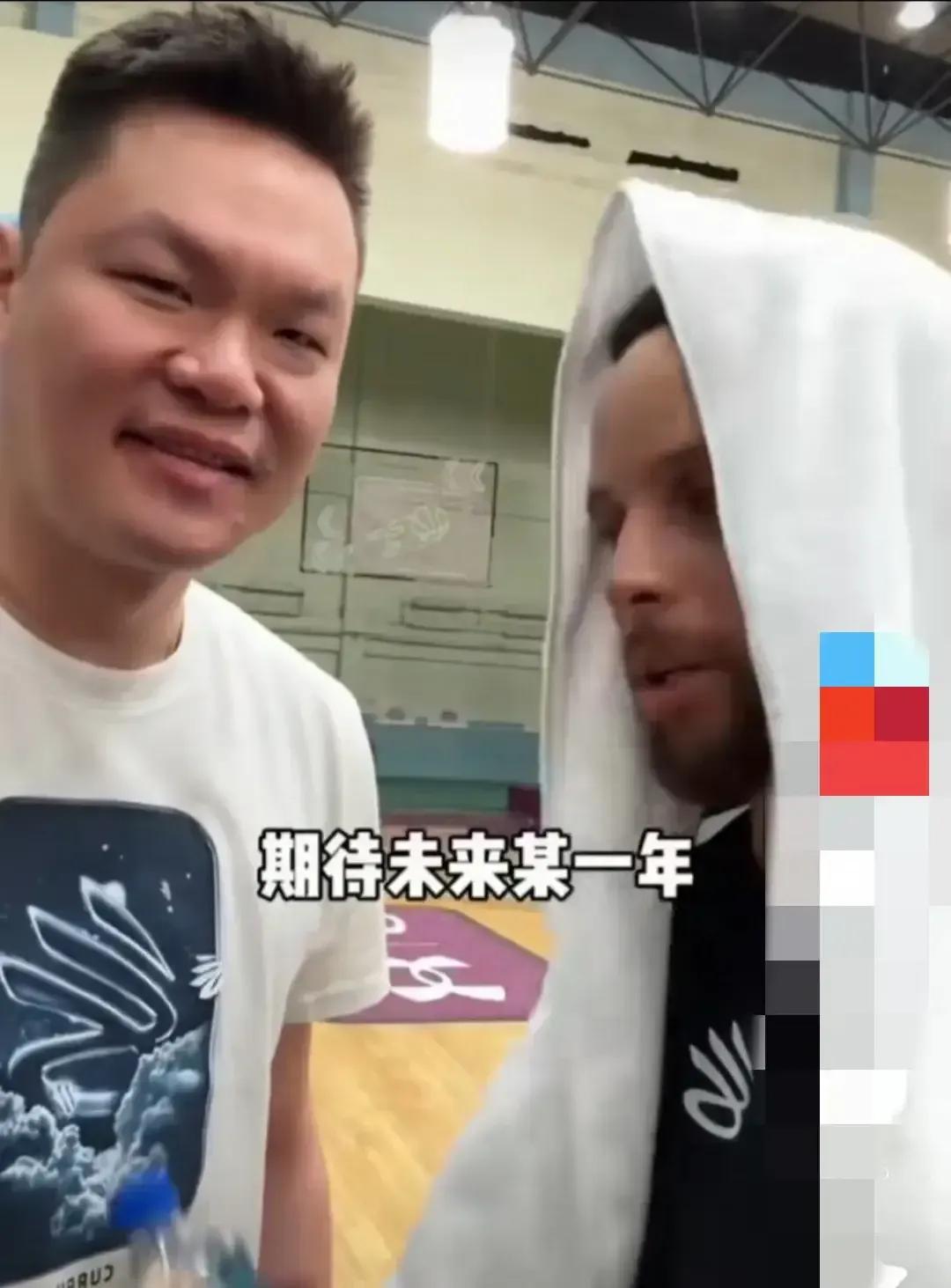 库里跟朱芳雨说，期待未来某年能来广东。           朱芳雨含蓄地对库里说