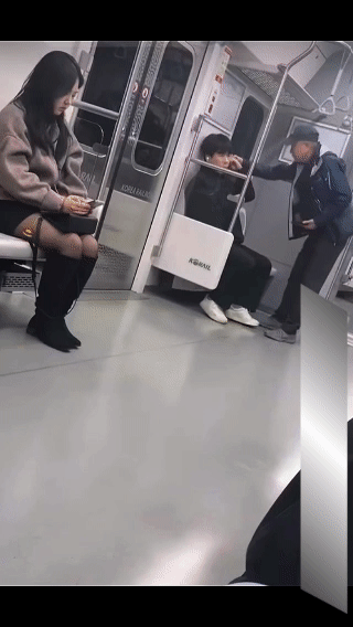 这种情况，小伙子算正当防卫吗？