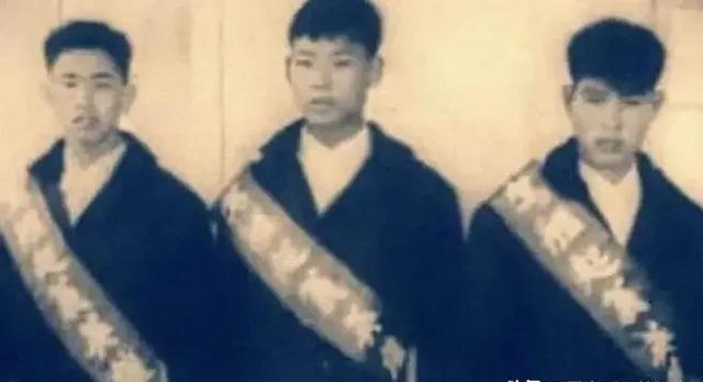 1966年1月，三名海军战士在杀害7名干部后，抢走一份关乎全党生死存亡的机密文件
