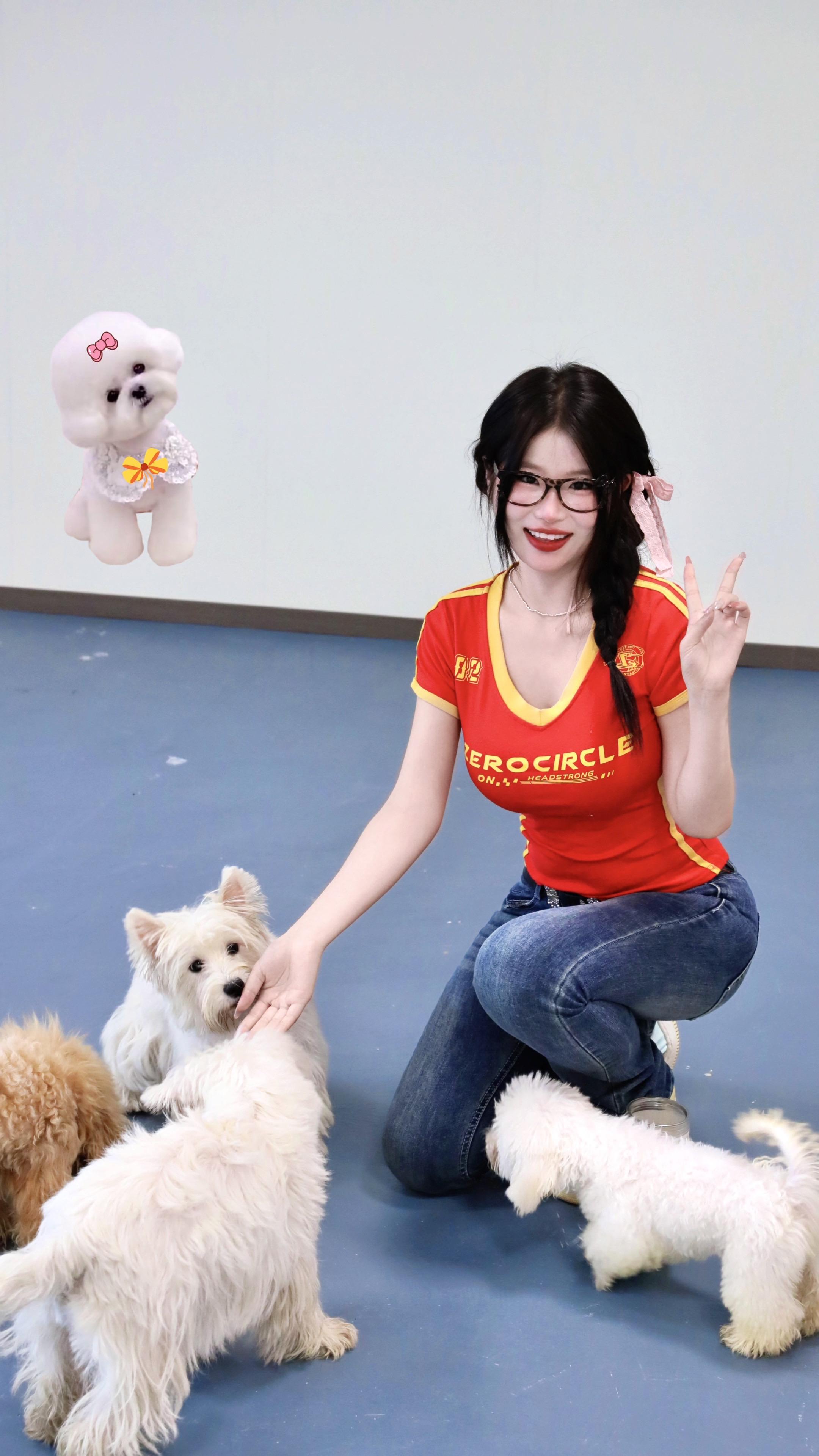 糟糕被偷亲了😳  🐶
