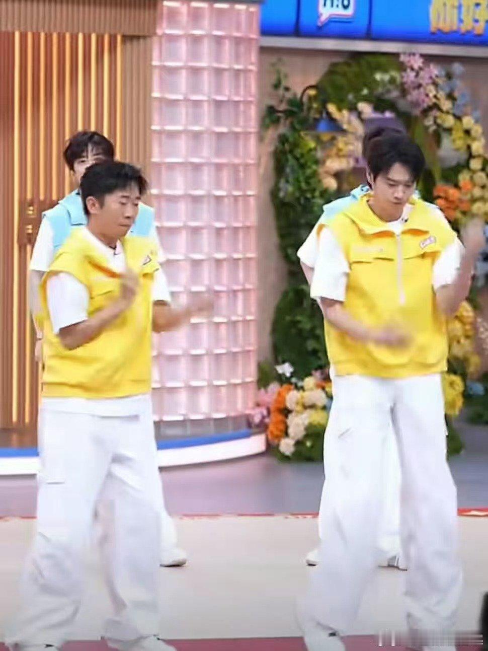 魏大勋杨迪有在认真卡点 你好星期六卡点舒适到极致，魏大勋杨迪跳 disco，快乐