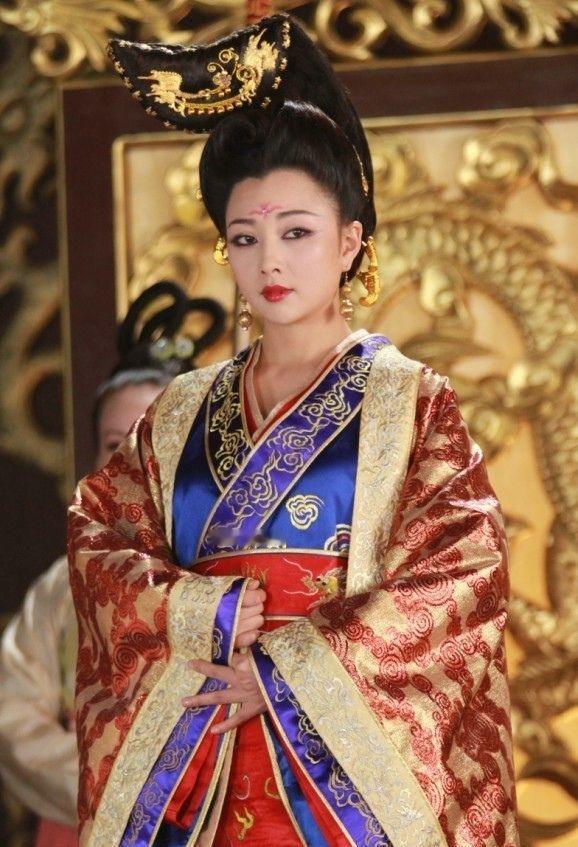 武则天宠幸的男人，每晚必须喝一碗羊汤，容颜更加美艳，侍女嫉妒偷尝了一口，当晚七窍