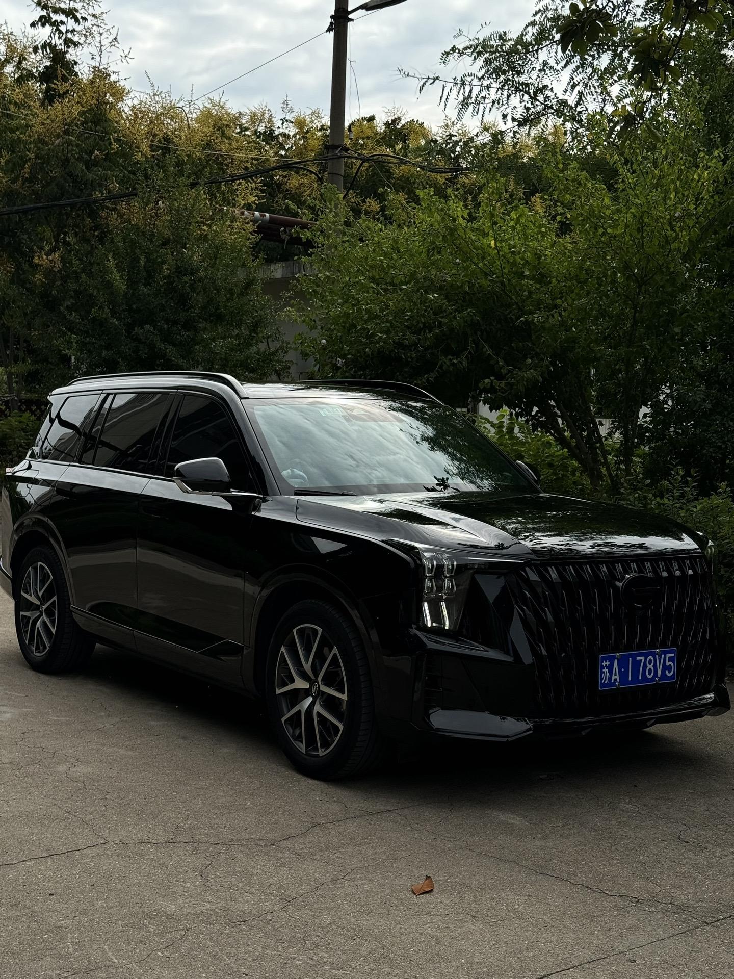 小时候比成绩，长大了比工资，现在还要比谁的车帅