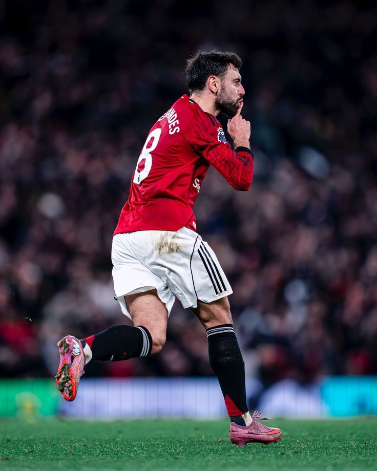 CRonaldo007曼联2比1布伦特福德b费 🚨今晨英超赛场，B费再送出一次