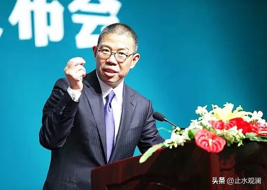 钟睒睒入股锦波生物，公告当天股价涨了10%。

锦波生物上半年营收降了10%，利
