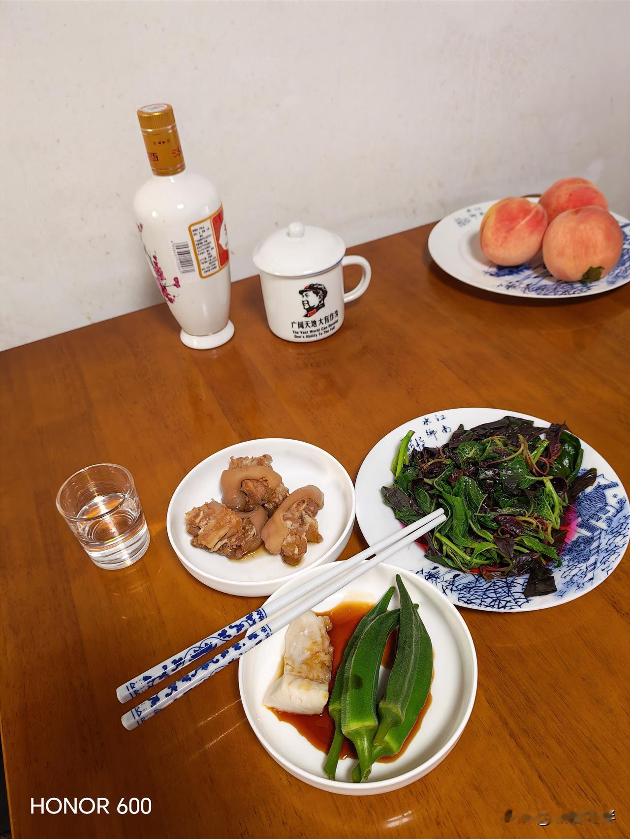 年轻人需要爱情，老年人还需要爱情吗？
爱情不是年轻人的专属，老年人同样需要爱情。