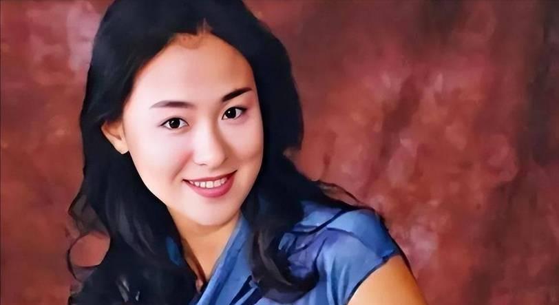 一个人能有几个十年呢？看着聂远的表弟将他的东西一点点搬空的时候，沈傲君的心仿佛也