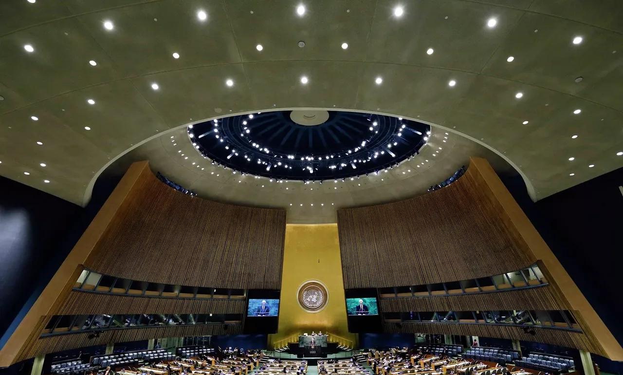 大跌眼镜！
美国首次反对反纳粹决议！
 
11月14号纽约时间，联合国一场投票把