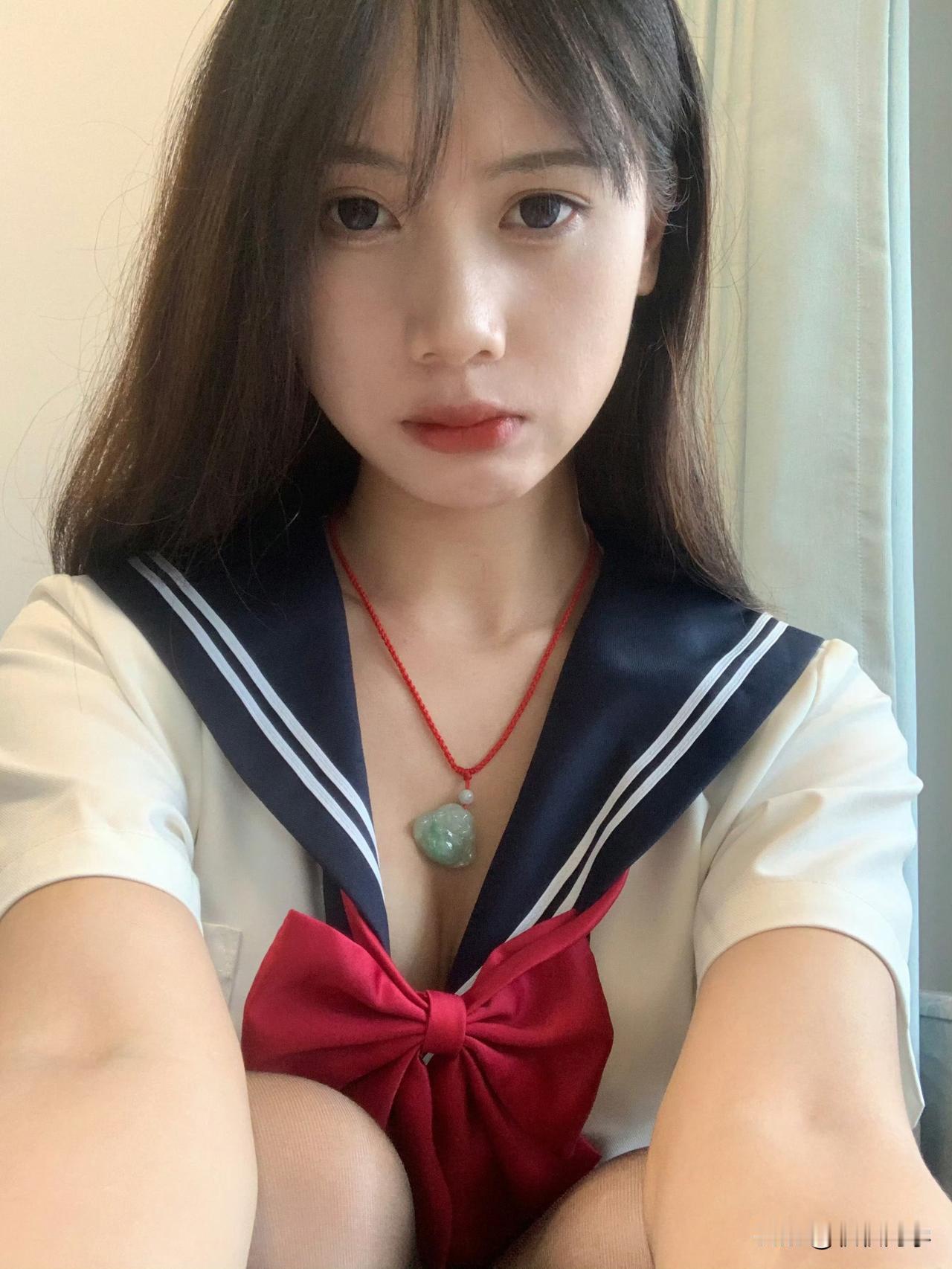只是一个无人在意的JK女孩罢了
