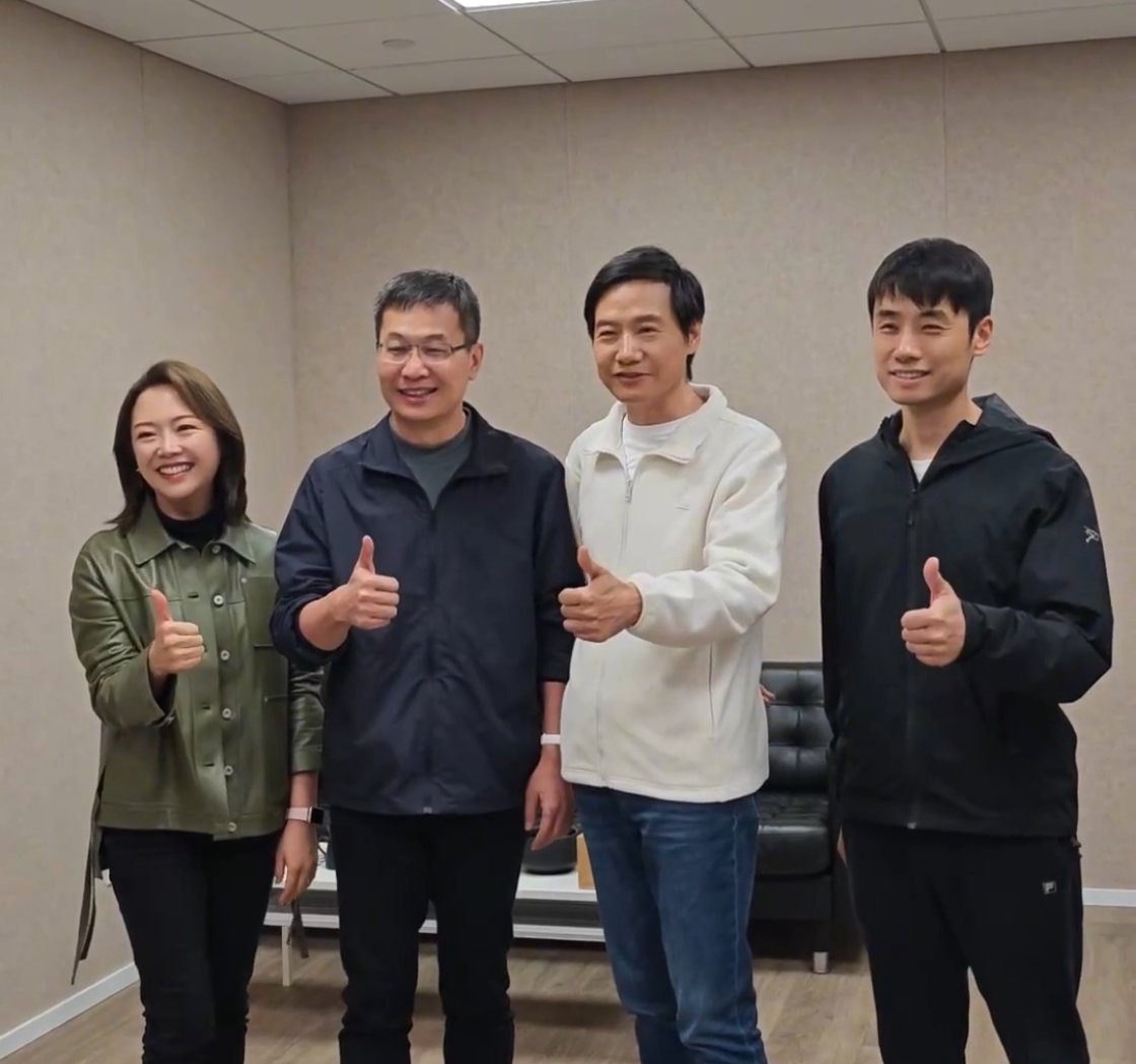 小米像个大家庭一样，全家人一起出动干事，华为感觉就老余一个人一样，太累了。 ​​