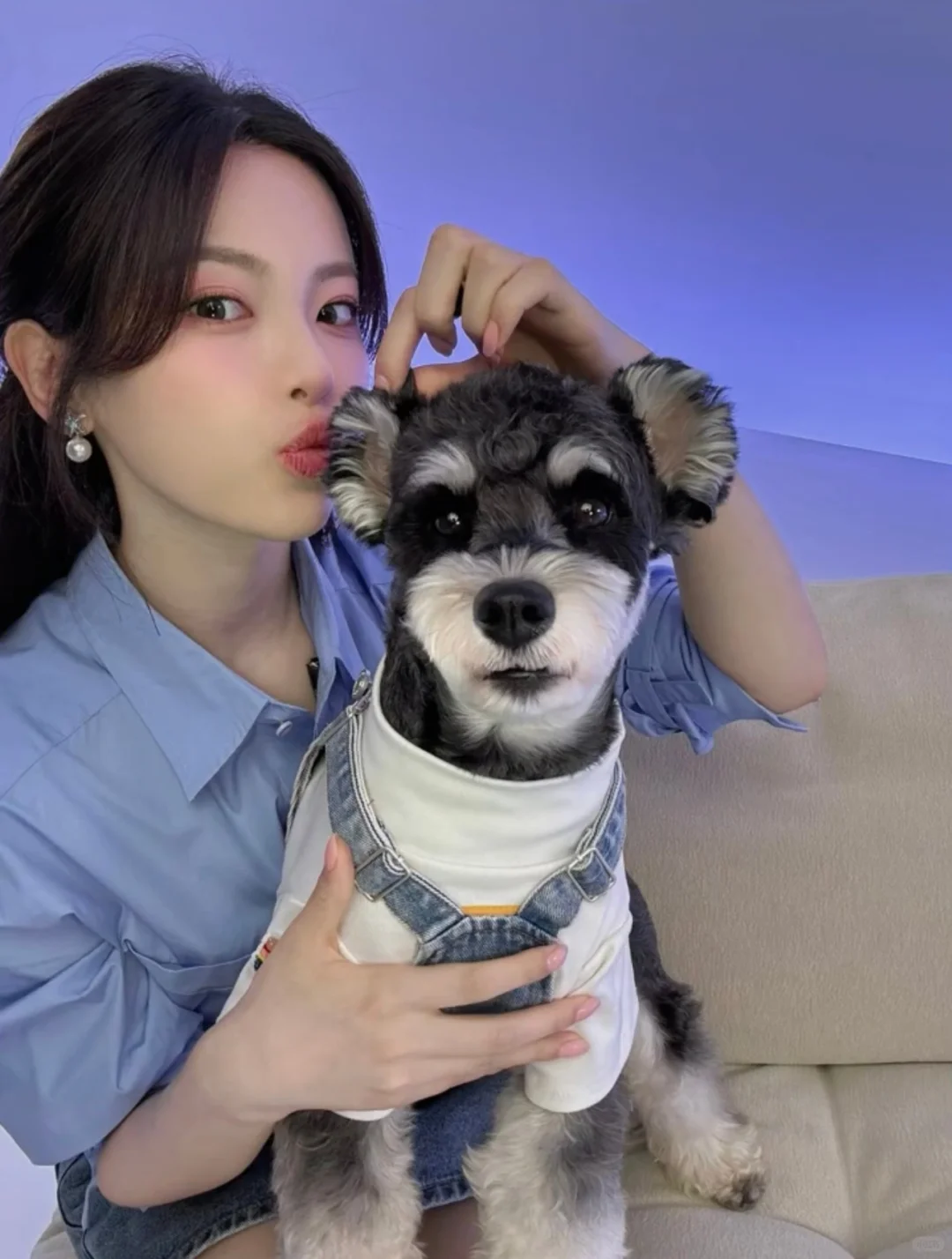 村狗赢麻了！杨超越村狗合影美图