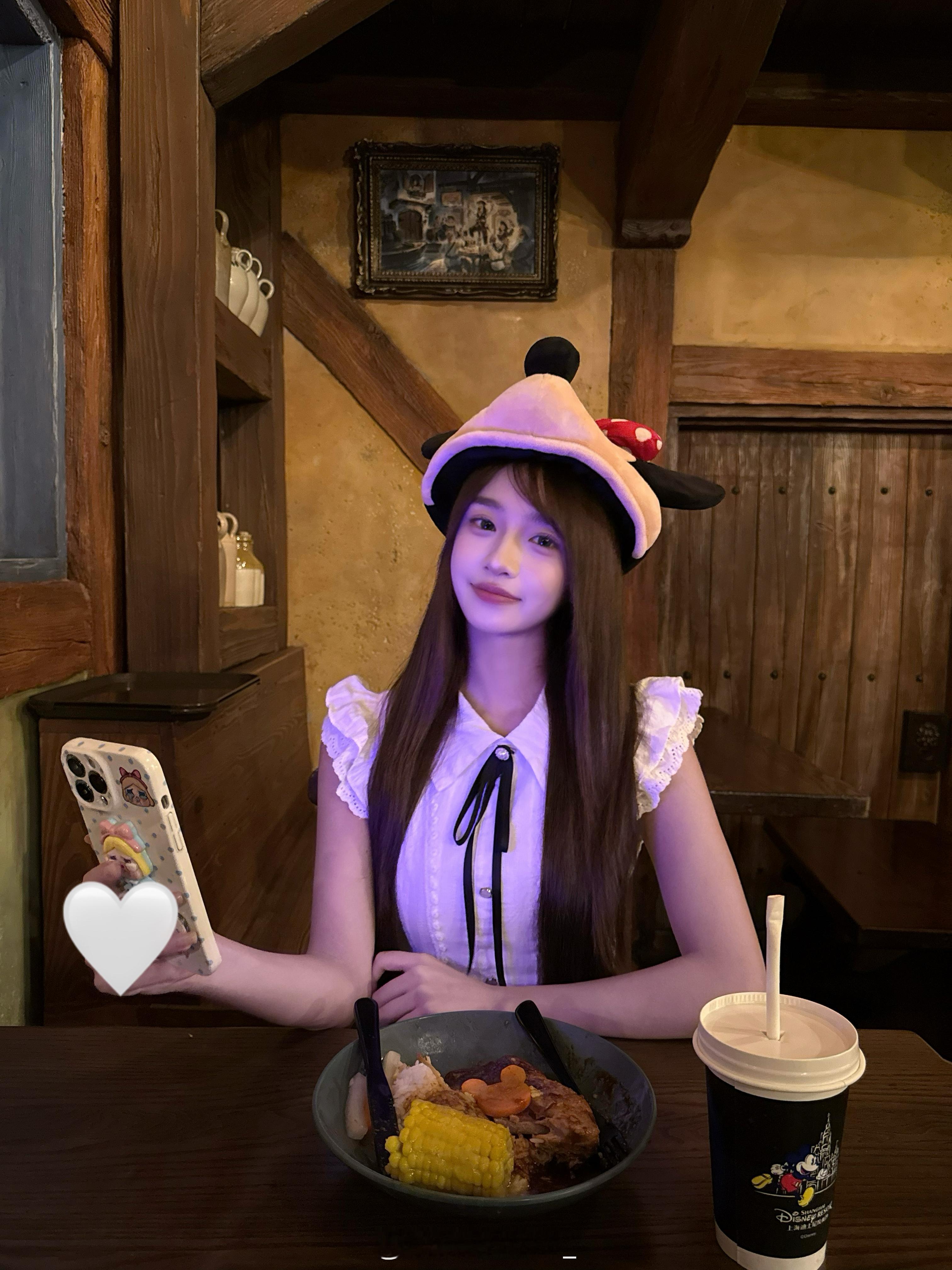 𝑫𝒊𝒔𝒏𝒆𝒚 𝒅𝒂𝒚 🎀🐰♡｡。 ​​​