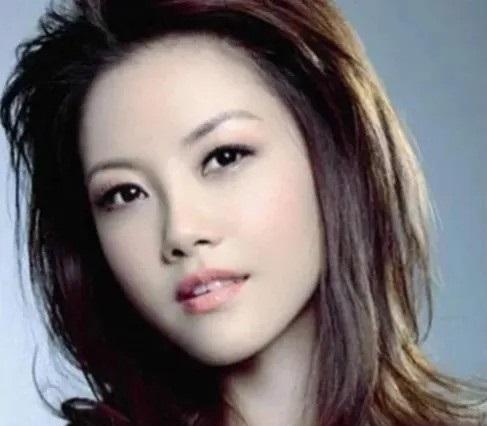 1998年，歌手戴娆到石家庄拍广告，说好的20万酬劳却变成了2万，戴娆咽不下这口
